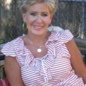 Meet your Posher, Debbie